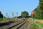 Blick auf den Bahnhof Blumenberg aus Richtung Magdeburg. Seit Dezember 2018 dient Blumenberg nur noch der Zugkreuzung. Mit der Streckenertüchtigung auf 120km/h 2021 werden die Bahnsteige abgerissen und der Bahnhof auf ESTW umgebaut. 

Blumenberg 25.07.2019