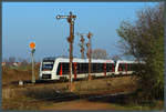 Am 08.12.2020 zeigt das westliche Ausfahrsignal Hp 2 für 1648 932, der hier in Blumenberg mit dem Gegenzug gekreuzt hat und nun die Fahrt nach Blankenburg bzw. Thale fortsetzen kann. Nur noch wenige Monate werden die Formsignale ihren Dienst versehen, bevor sie durch elektronische Stellwerkstechnik abgelöst werden. 