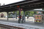 Das Flügelsignal am Bahnsteig 1 in Goslar, am 04.08.2023.