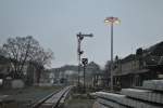 Formsignal in Bahnhof Goslar, am 21.11.2010, auf Rot.