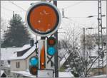 Das Vorsignal Richtung Lindau Reutin zeigt Halt erwarten am nchsten Hauptsignal.