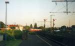 Das hier ist ein Scan von einem Foto, es zeigt den Bahnhof Rheydt im Jahr 2002 als es noch Formsignale gab.