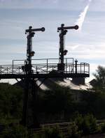 Eine Signalbrücke in Zittau (Sachsen)01.08.2014   07:42 Uhr.