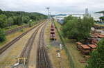 Gleise im KV-Terminal Eisenach. Am 01.07.2023 von der Brücke zum Hp Eisenach Opelwerk aus fotografiert.