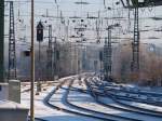 Das verschneite Gleisvorfeld des Aachener Haubtbahnhof in der Mittagssonne des 08.01.2009 