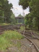 Das Stumpfgleis von Maintal Ost und die Weichenstrae in Richtung  Frankfurt am Main.