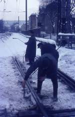 Weichenreinigung (Auftauen) von Weichen im Bahnhof Boppard um 1969