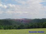 Zwei 612er berqueren am 15.06.2007 als RE 4768 von Dresden Hbf nach Hof Hbf die 574 m lange und 78 m hohe Gltzschtalbrcke bei Netzschkau im Vogtland.