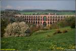 Ein  Regioswinger  Baureihe 612 befhrt am Morgen des 03.05.08 die weltberhmte Gltzschtalbrcke bei Netzschkau im Vogtland.