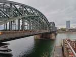 Die bekannte Hohenzollernbrcke am 12.10.2023 in Kln.