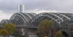 Blick vom Hauptbahnhof Kln auf die Hohenzollernbrcke.