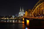 Eine der wohl bekanntesten Motive in Köln.
Blick auf die Hohenzollernbrücke und dem Kölner Dom von der Deutzer Seite.

Köln 18.02.2017