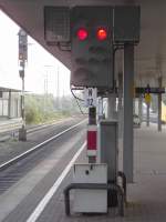 Kompaktsignal wrtlich genommen: Noch mehr lsst sich der Mast wohl nicht mehr schrumpfen! Duisburg Hbf., Asig Gl.