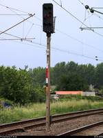 Blick auf ein Hl-Ausfahrsignal (ASig) im Hp Halle Zscherbener Straße auf der Bahnstrecke Merseburg–Halle-Nietleben (KBS 588) in Fahrtrichtung Halle(Saale)Hbf.