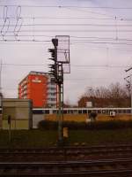 Das Ausfahrtsignal von Gleis 2 in Elmshorn. 04.04.08