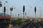 Gerade eben hat der VT der VIAS den Hbf verlassen, um mit ordentlichem Spurt die Steigung zu nehmen und in Richtung Odenwald weiterzubrummen