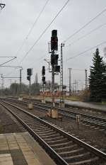 Ausfahrsignal auf Gleis 2 in Lehrte, am 19.11.2010.