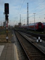 Ausfahrsignal 562 mit Schachbretttafel in Rostock Hbf am 31.Oktober 2010.