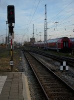 Ausfahrsignal 562 mit Schachbretttafel in Rostock Hbf am 31.Oktober 2010.