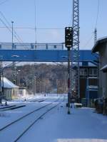 Das Ausfahrsignal  L  in Richtung Lietzow,am 04.Februar 2012,im verschneiten Bergen/Rgen.