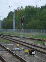 Ausfahr-und Gleissperrsignal,am 20.Mai 2013,in Binz.