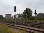 Ausfahrsignale Richtung Berlin und ehemaliger Stellwerksturm in Fredersdorf am 14.September 2014.
