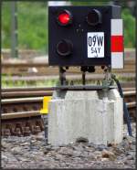 Ein Sperrsignal (Zwergsignal)am Güterbahnhof in Stolberg (Rhl),gesehen und bildlich festgehalten Ende Mai 2015.