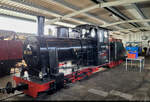 Mecklenburg-Pommersche Schmalspurbahn (MPSB)
Nicht das Original, sondern ein Gro�modell der 99 3461 weilt als rollf�higes Exponat im Lokschuppen Schwichtenberg.
Die echte Lok wurde 1925 in Stettin gebaut und fuhr auf der MPSB als Nr. 9. 1970 in Fri ...