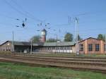 Der Lokschuppen vom frhren Bw Neustrelitz,heute Heimat vom Neustrelitzer Hafenbahnverein am 23.April 2011.