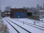 Der Lokschuppen von Bergen/Rgen im Winter.Aufgenommen am 10.Februar 2013.