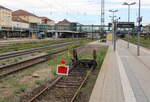 Die Reste vom Prellbock am Bahnsteig 109 am 05.08.2025 in Regensburg Hbf.
