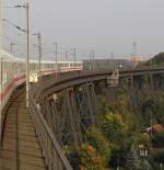 Blick nach hinten aus dem IC Flensburg-Dresden auf die 2,5km lange Rendsburger Hochbrcke.