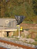 Am Abend vom 25.September 2011 war die Langsamfahrtafel  70km/h  in Bergen/Rgen noch eingehllt.