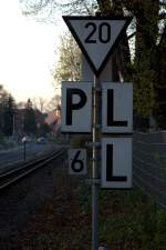 LF 4 , PF2 und B 5,  das ganze 6x  fr die beiden letztgenannten Signaltafeln findet sich an der Strecke der Lnitzgrundbahn in Radebeul,   20.4.2012 gegen 06:55 Uhr aufgenommen in der