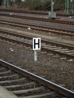 Ein Haltetafel am 25.11.13 in Hanau Hbf