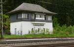 25. Mai 2013, Das Stellwerk des Bahnhofs Ludwigstadt an der Frankenwaldbahn. Es wird augenscheinlich privat genutzt.