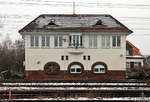 Bahnhof Angersdorf kurz vor dem Umbau  Das elektromechanische Fahrdienstleiter-Stellwerk  Ag  der Bauart 1912 von Siemens&Halske wird, zusammen mit zwei weiteren Stellwerken, zum Jahresende