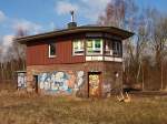 So schn und doch fast vergessen, nicht mehr genutztes Stellwerk in Aachen West. Das Gebude steht unter Denkmalschutz etwas abseits im nicht mehr genutzten Teil des ehemaligen Gterbahnhof. Wenn hier demnchst der neue Rwth Campus steht, haben hoffendlich Vandalen und Sprayer keine Gelegenheit mehr sich hier austoben.  