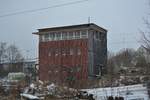 Blick auf ein Stellwerk an der Rübelandbahn in Hüttenrode. Das Stellwerk ist heute nicht mehr besetzt und gehört einem Verein.

Hüttenrode 05.01.2017