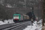 2810 der COBRA mit einem Gterzug aus Kln kommend Richtung Aachen-West bei der Ausfahrt aus dem Nirmer Tunnel in Eilendorf, 5.12.10