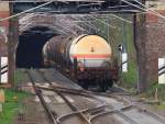 Hier sieht man es ganz deutlich wie steil die Rampe von Aachen West zum Gemmenicher Tunnel ist. Die Gleise im Tunnel liegen waagerecht, der Knickpunkt liegt nur ein paar Meter vor dem Tunnelportal. Die Zge fahren hier oft nur noch mit Schrittgeschwindigkeit wenn sie die schweren Lasten nach Belgien ziehen. Zum Teil werden sie sogar bis hier oben nachgeschoben. 