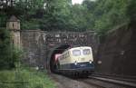 140281 verläßt am 2.6.1988 um 12.31 Uhr mit einem Güterzug den Lengericher Tunnel in Richtung Norden.