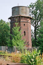 13. August 2003	Brandenburg, Bahnhof Bad Düben, der Wasserturm hat seine Verkleidung bereits verloren.