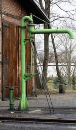 Der Wasserkran in Radeburg (Sachsen)  wird 2x täglich genutzt.
Gleich wird 99 713 zum Wassernehmen eintreffen. 27.01.2024  11:37 Uhr.
