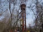 Versteckt Hinter Bäumen der Wasserturm vom ehemaligen Bw Berlin Tempelhof am 11.April 2015.