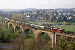Dampfsonderzug nach Koblenz mit Lokomotive 01 150 am 01.04.2017 auf das Ruhrtalviadukt in Witten.