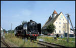 Dampflok 01066 ist am 25.08.2002 mit ihrem Personenzug aus Nördlingen angekommen und setzt hier für die Rückfahrt um.