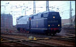 Rückansicht der 01 1102 beim Rangieren am 6.4.1996 im Hauptbahnhof Hamburg.