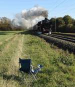 Sonderzug aus den Niederlanden auf dem Heimweg, an der Zugspitze die 01 1075 von Stoomsichting NL hier bei Gierath am Sonntag den 21.10.2018