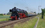 Dampfsonderzug am 10.06.2023 mit der Dampflok 012 104-6 in Wickrathhahn.